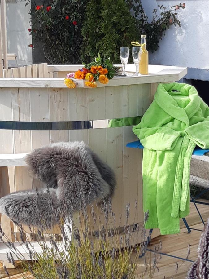 Gite La Petite Maison Horlogere Et Jacuzzi , Raquettes Les Fontenelles Exterior foto